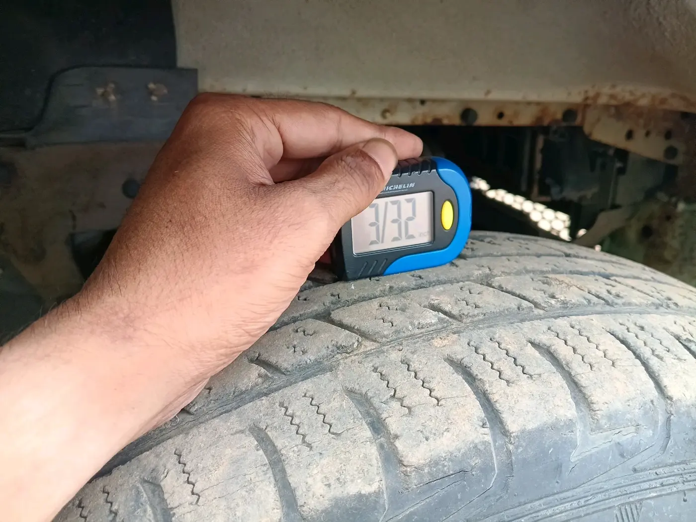 2013 Mahindra Scorpio EX M2DI, Diesel, Manual, 1,16,939 km, tyre