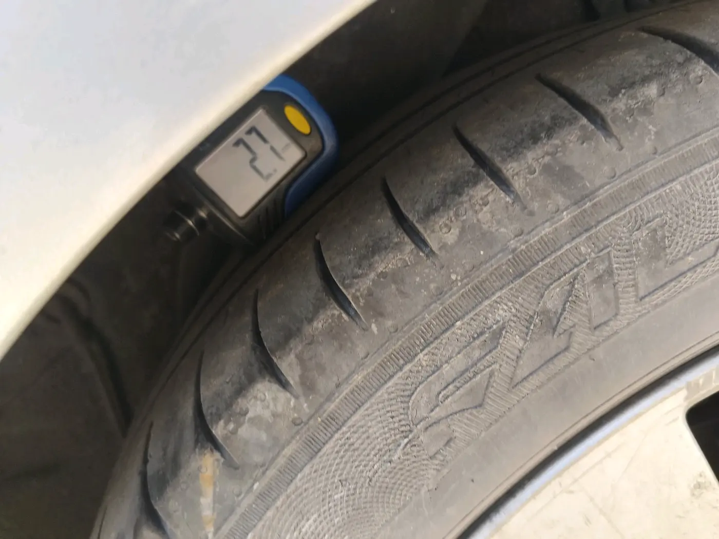 2013 Hyundai Verna FLUIDIC 1.6 VTVT SX, Petrol, Manual, 1,29,883 km, tyre