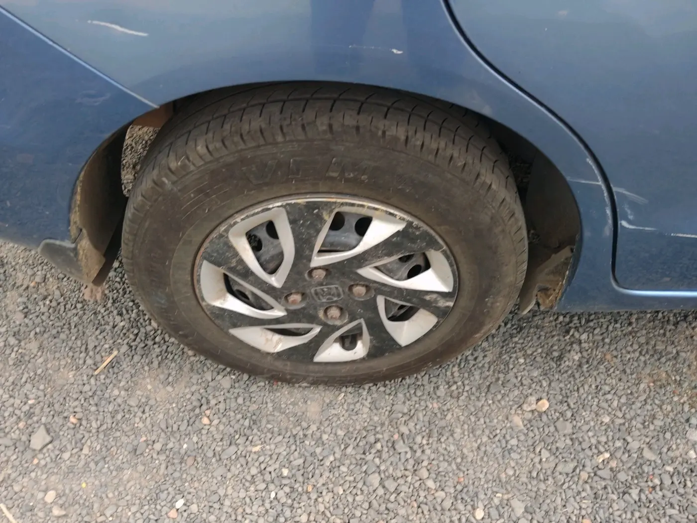 2013 Honda Amaze 1.5L I-DTEC S, Diesel, Manual, 98,473 km, tyre