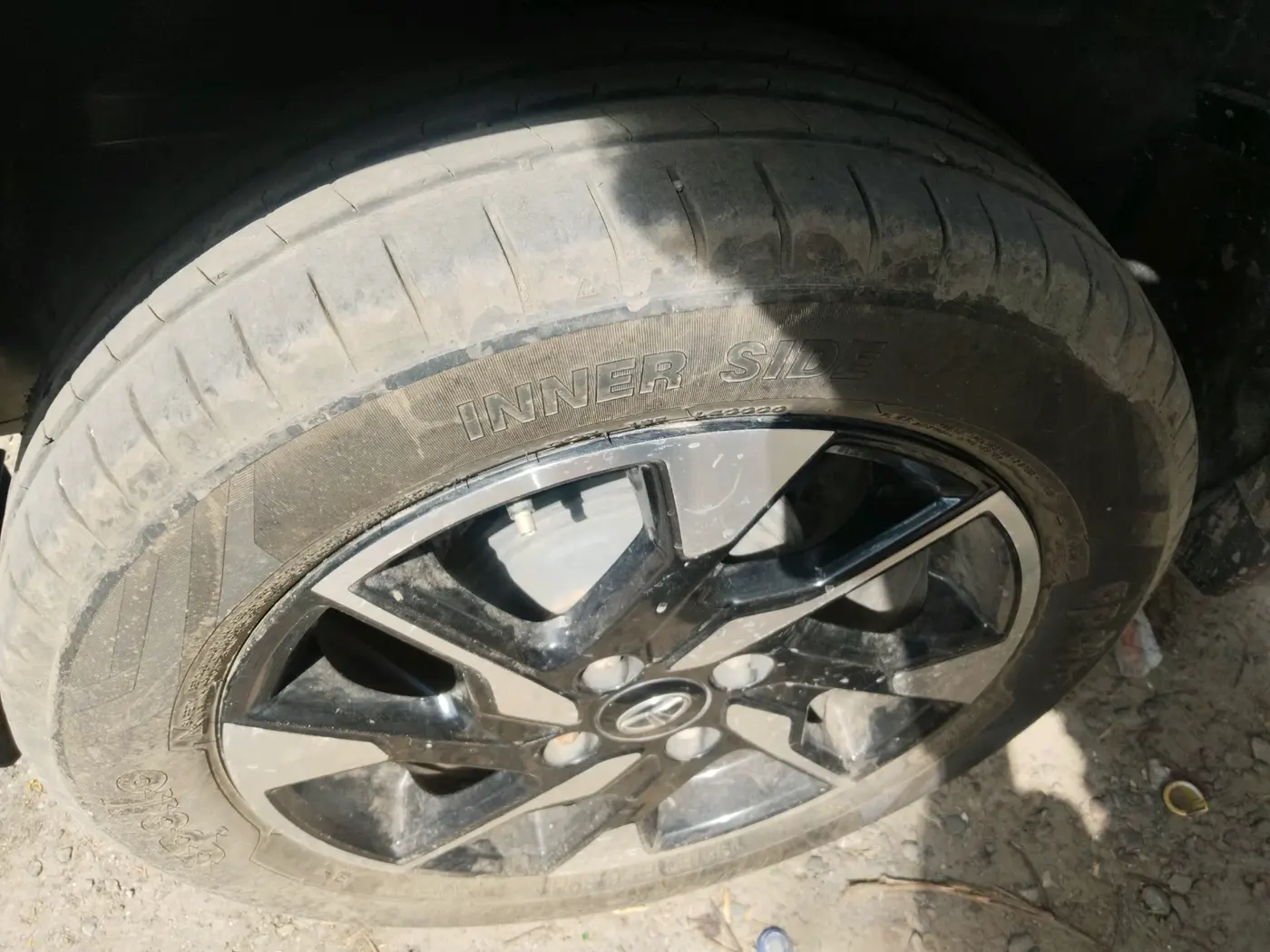 2022 Tata PUNCH CREATIVE  AMT, Petrol, Automatic, 20,697 km, tyre