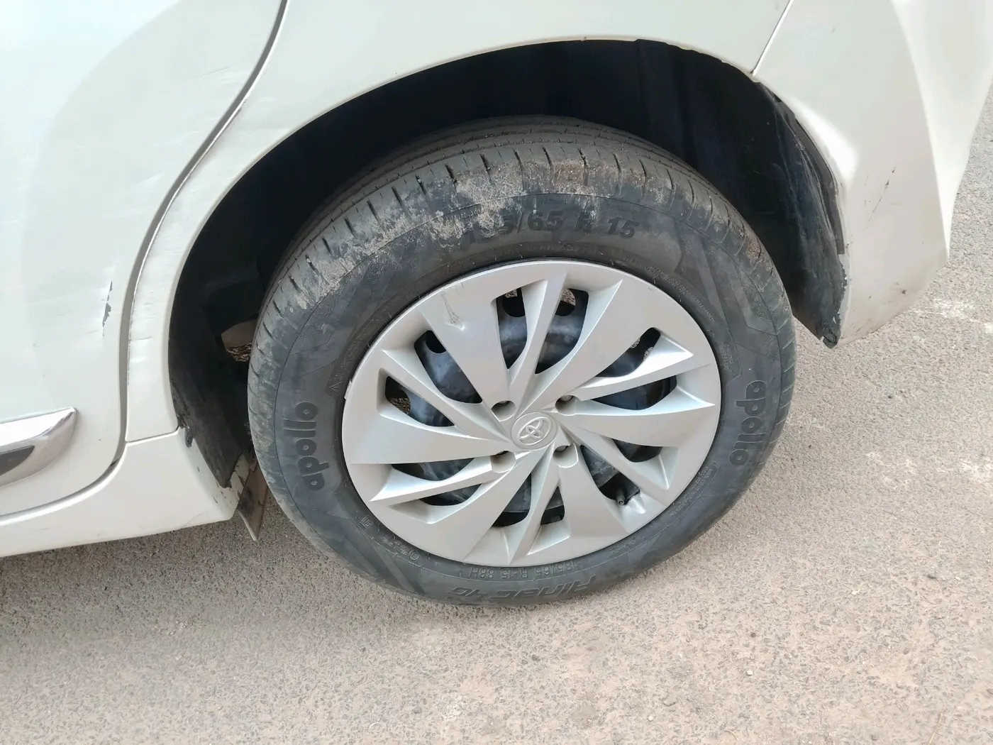 2024 Toyota Glanza E, Petrol, Manual, 47,136 km, tyre