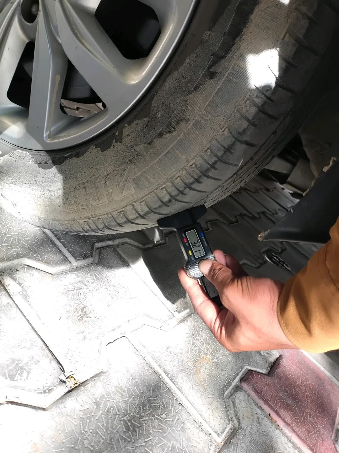 2018 Hyundai Creta SX 1.6 PETROL, Petrol, Manual, 1,22,005 km, tyre