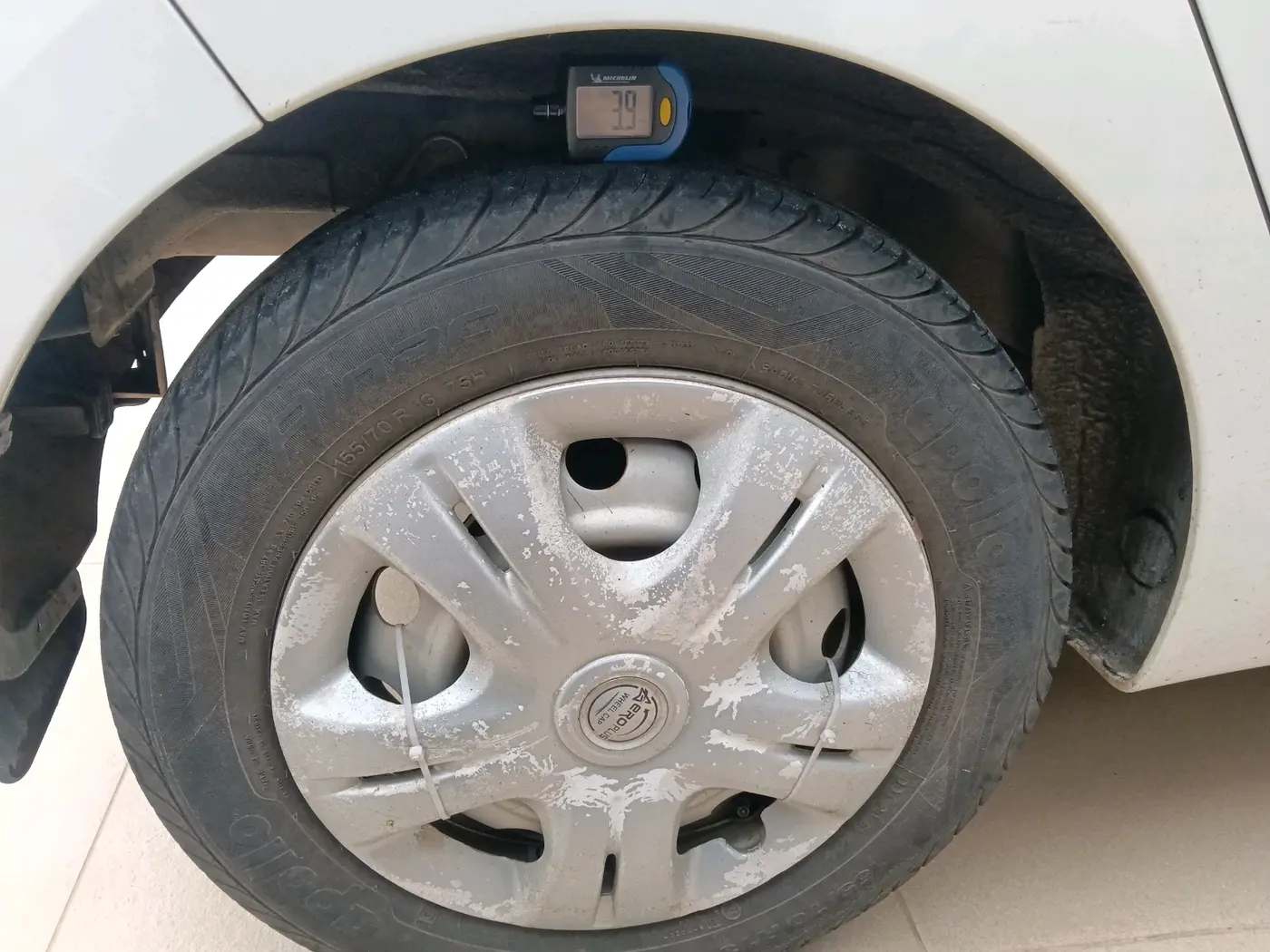 2017 Hyundai Eon ERA +, Petrol, Manual, 13,309 km, tyre