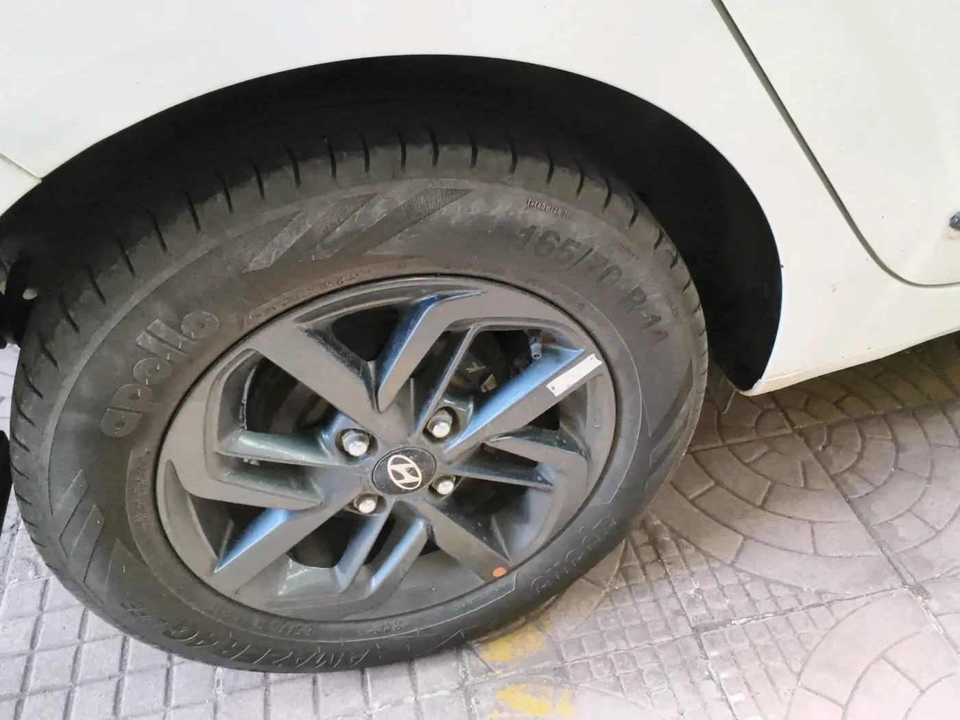 2022 Hyundai GRAND I10 NIOS SPORTZ 1.2 KAPPA VTVT CNG, CNG, Manual, 63,198 km, tyre