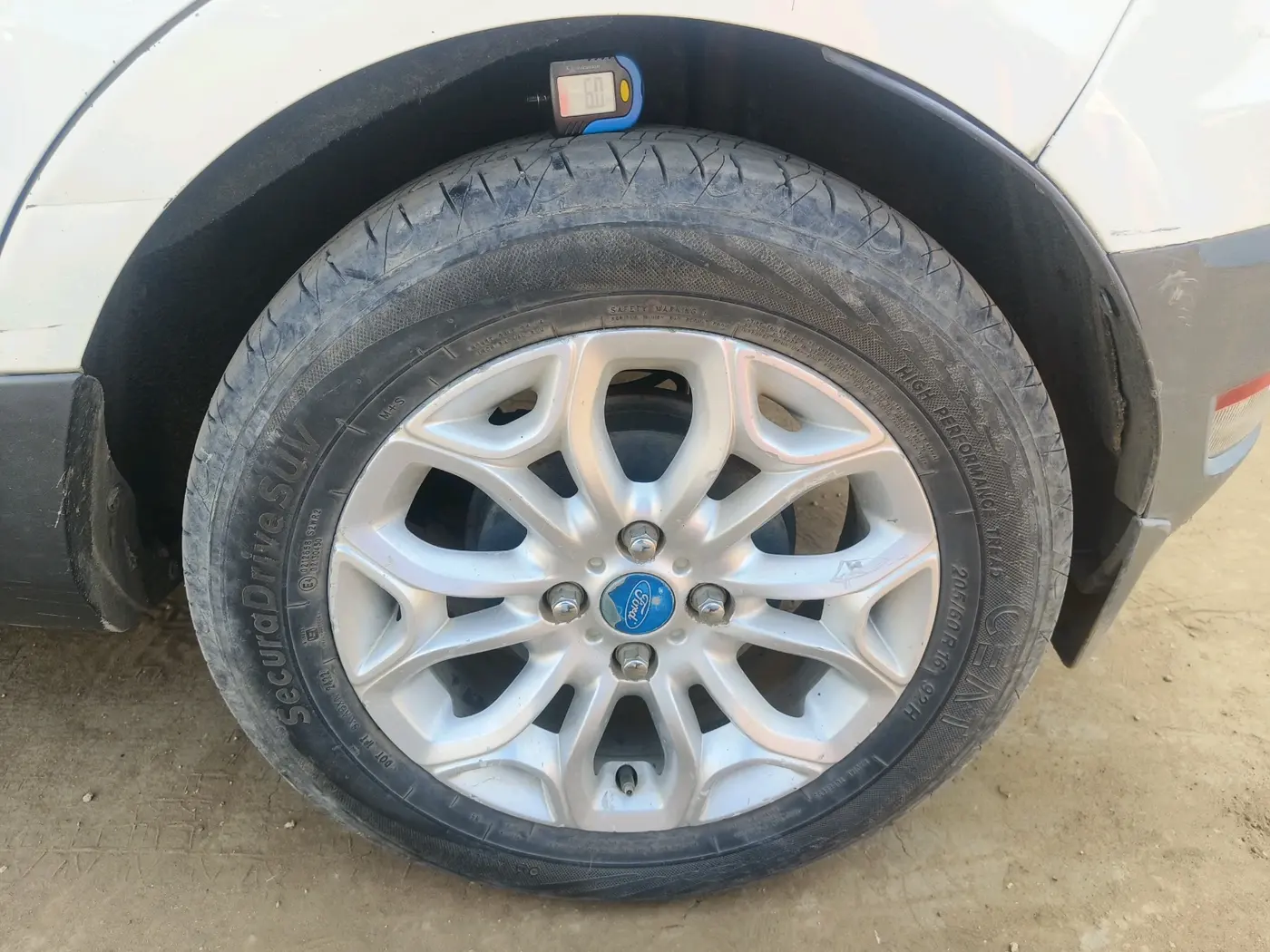 2014 Ford Ecosport TITANIUM 1.5L DIESEL, Diesel, Manual, 1,17,165 km, tyre