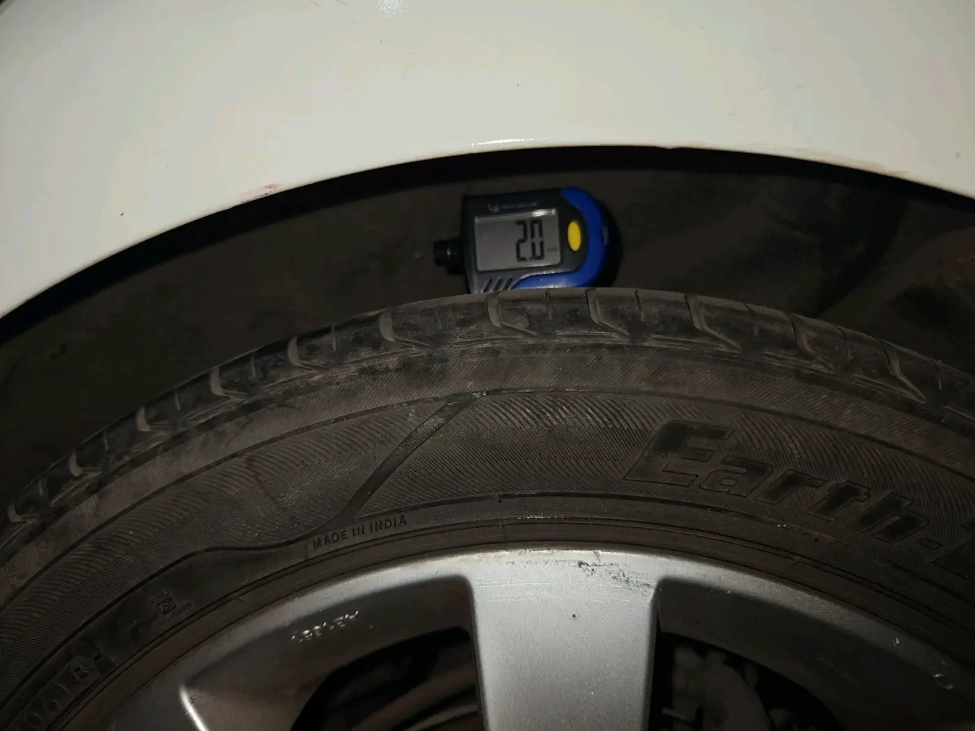 2012 Hyundai Verna FLUIDIC 1.6 CRDI SX, Diesel, Manual, 1,01,638 km, tyre