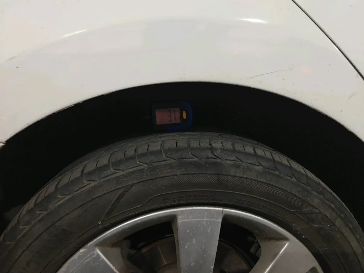 2012 Hyundai Verna FLUIDIC 1.6 CRDI SX, Diesel, Manual, 1,01,638 km, tyre