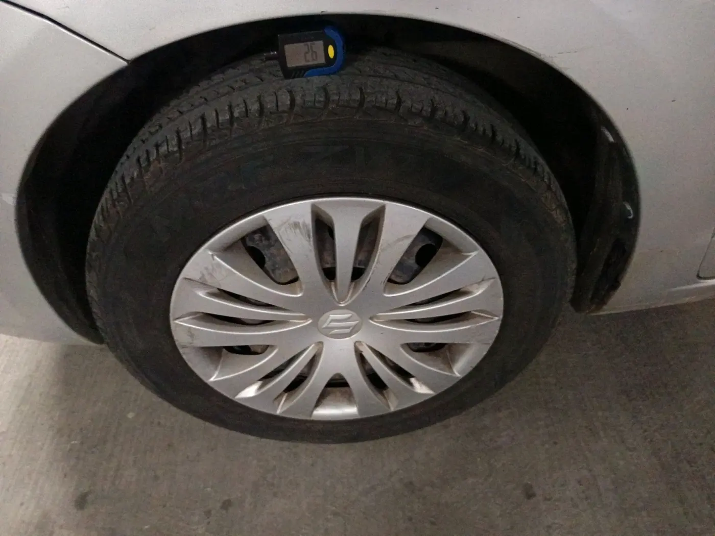 2015 Maruti Ertiga VXI CNG, CNG, Manual, 67,940 km, tyre