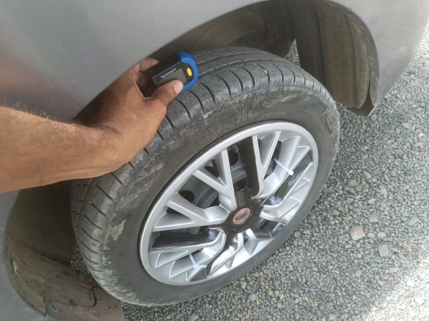 2014 Maruti Wagon R 1.0 VXI, CNG, Manual, 1,30,430 km, tyre
