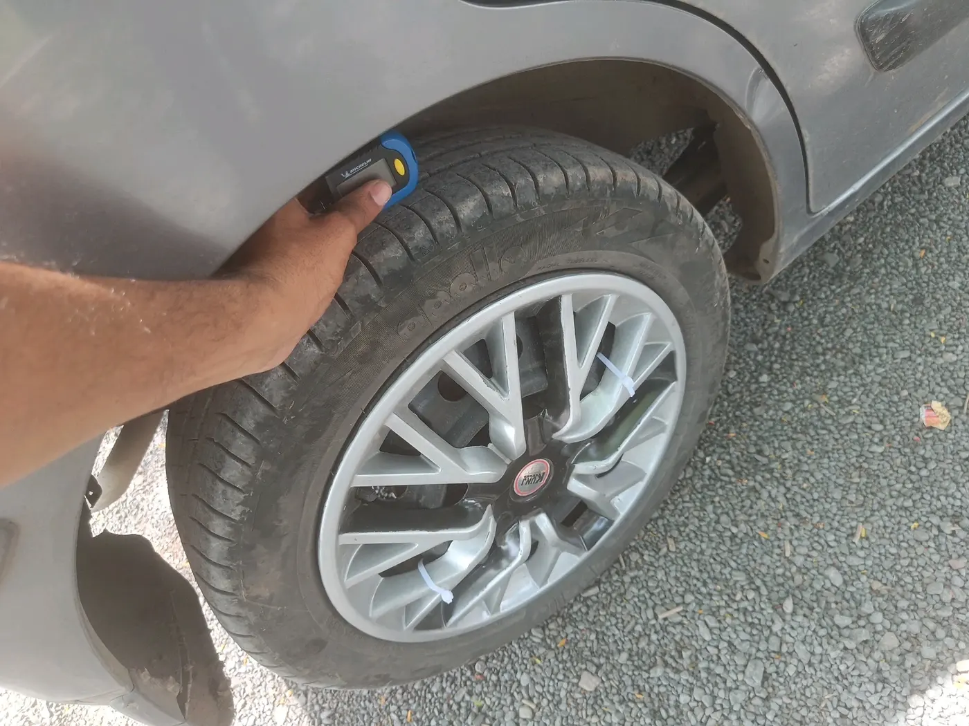 2014 Maruti Wagon R 1.0 VXI, CNG, Manual, 1,30,430 km, tyre