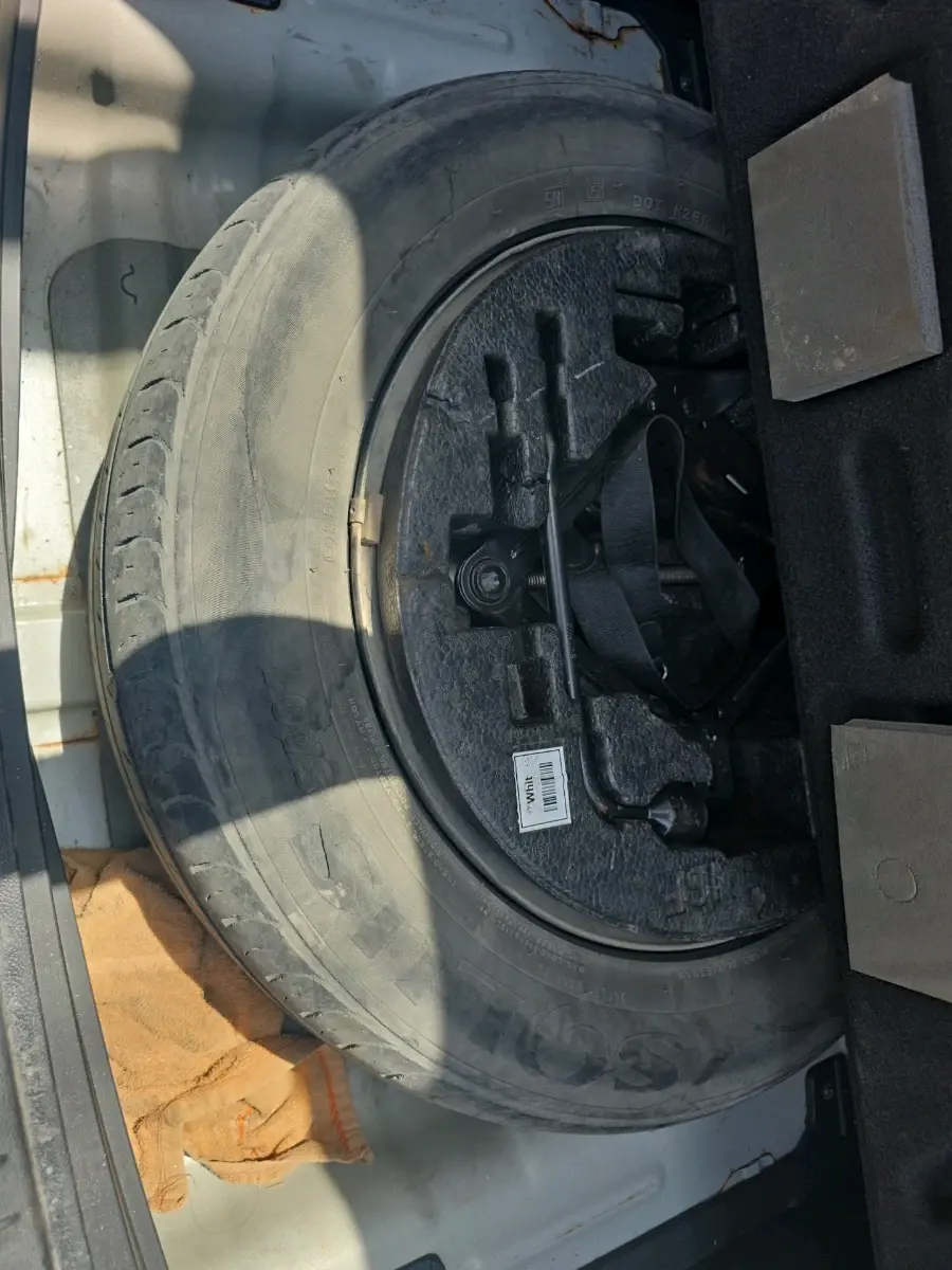 2018 Hyundai Creta E PLUS 1.6 PETROL, Petrol, Manual, 63,108 km, tyre