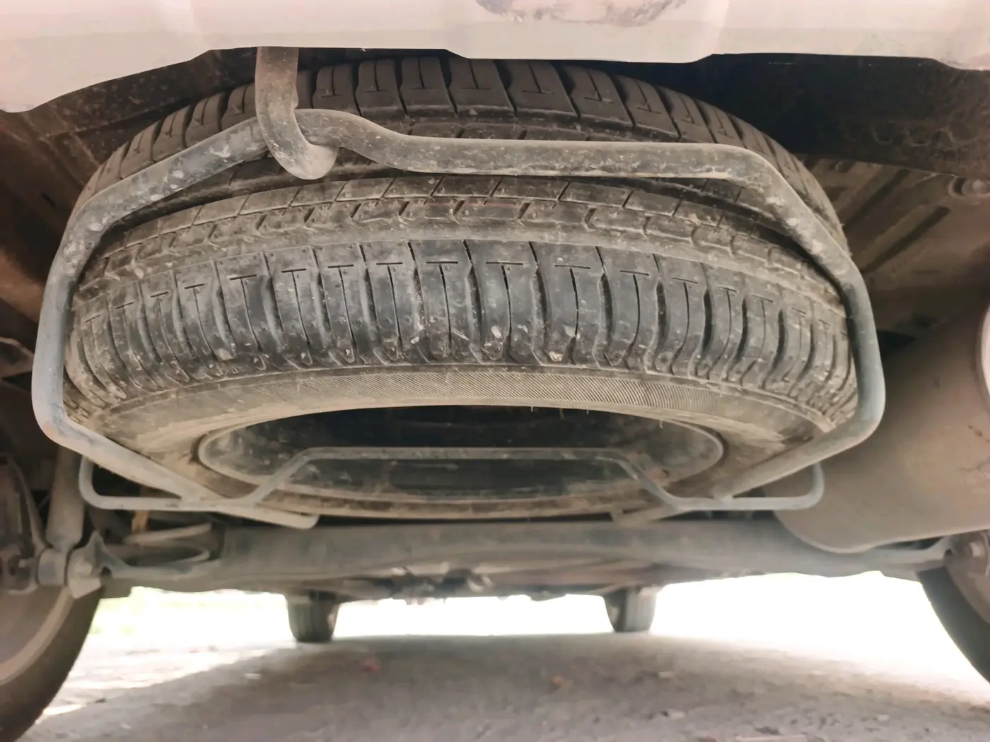2021 Maruti XL6 ZETA AT, Petrol, Automatic, 84,429 km, tyre