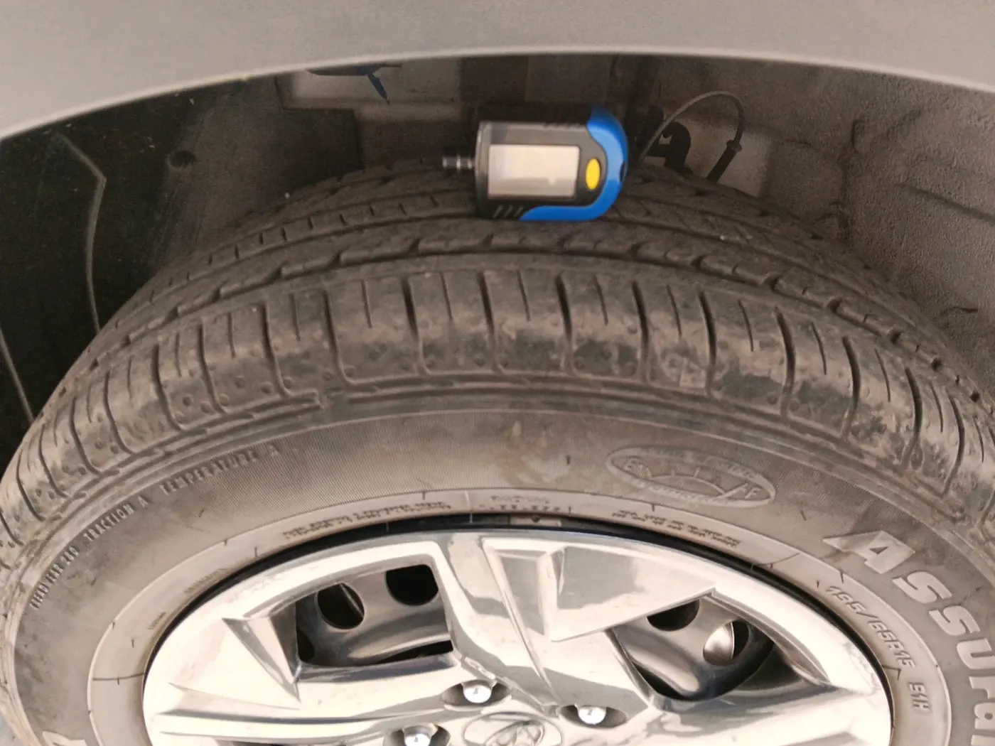 2025 Hyundai VENUE S 1.2, Petrol, Manual, 15,161 km, tyre