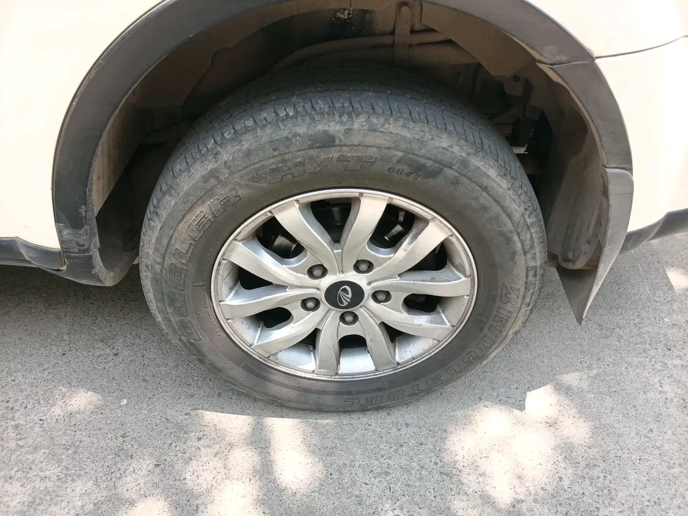2017 Mahindra XUV500 W9 AT 1.99, Diesel, Automatic, 96,704 km, tyre