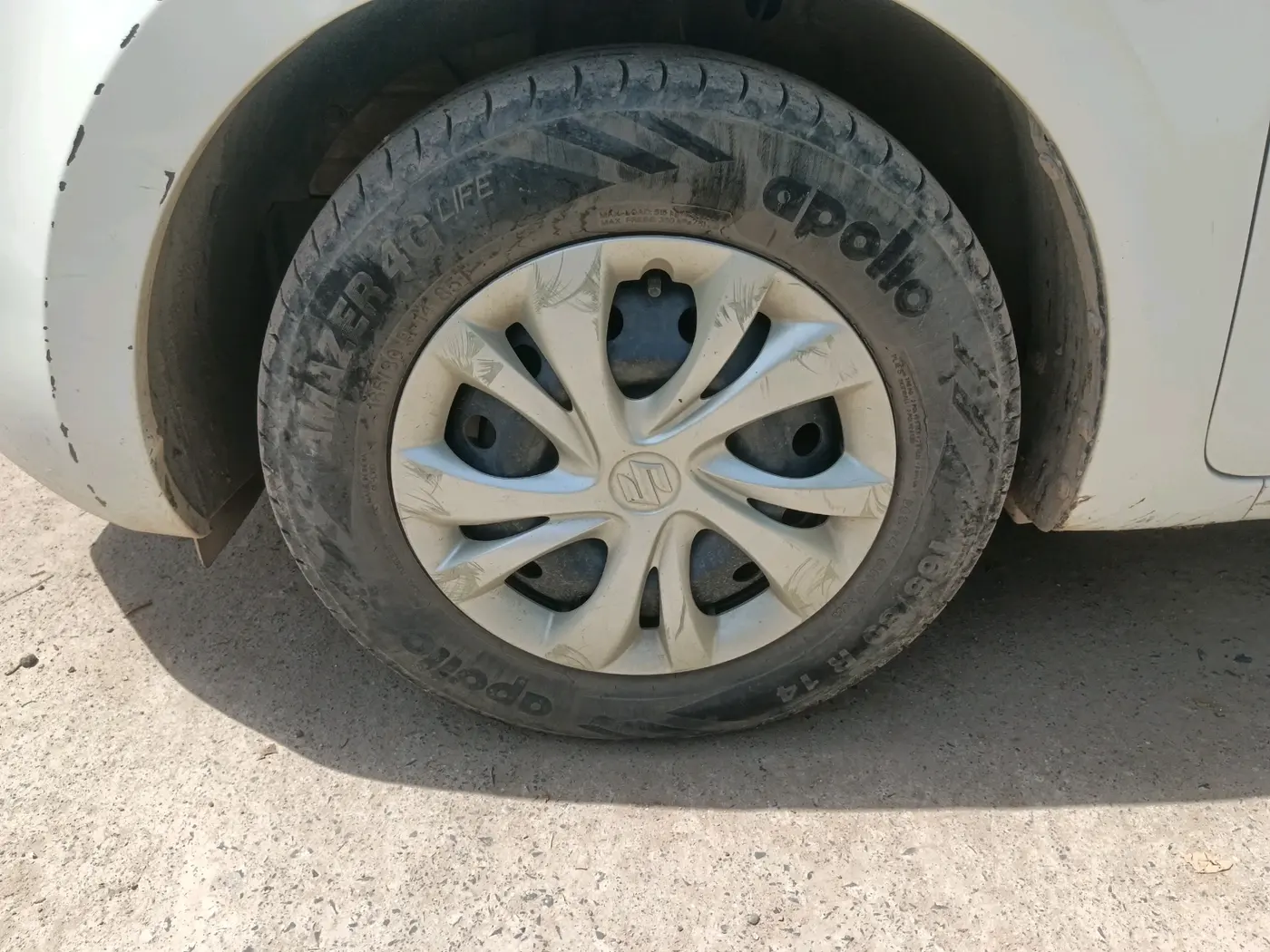 2019 Maruti Swift VXI, Petrol, Manual, 86,847 km, tyre