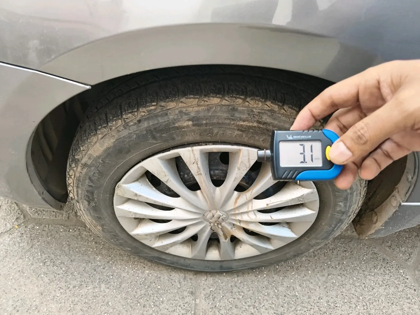2016 Maruti Ciaz VXI+, Petrol, Manual, 43,338 km, tyre