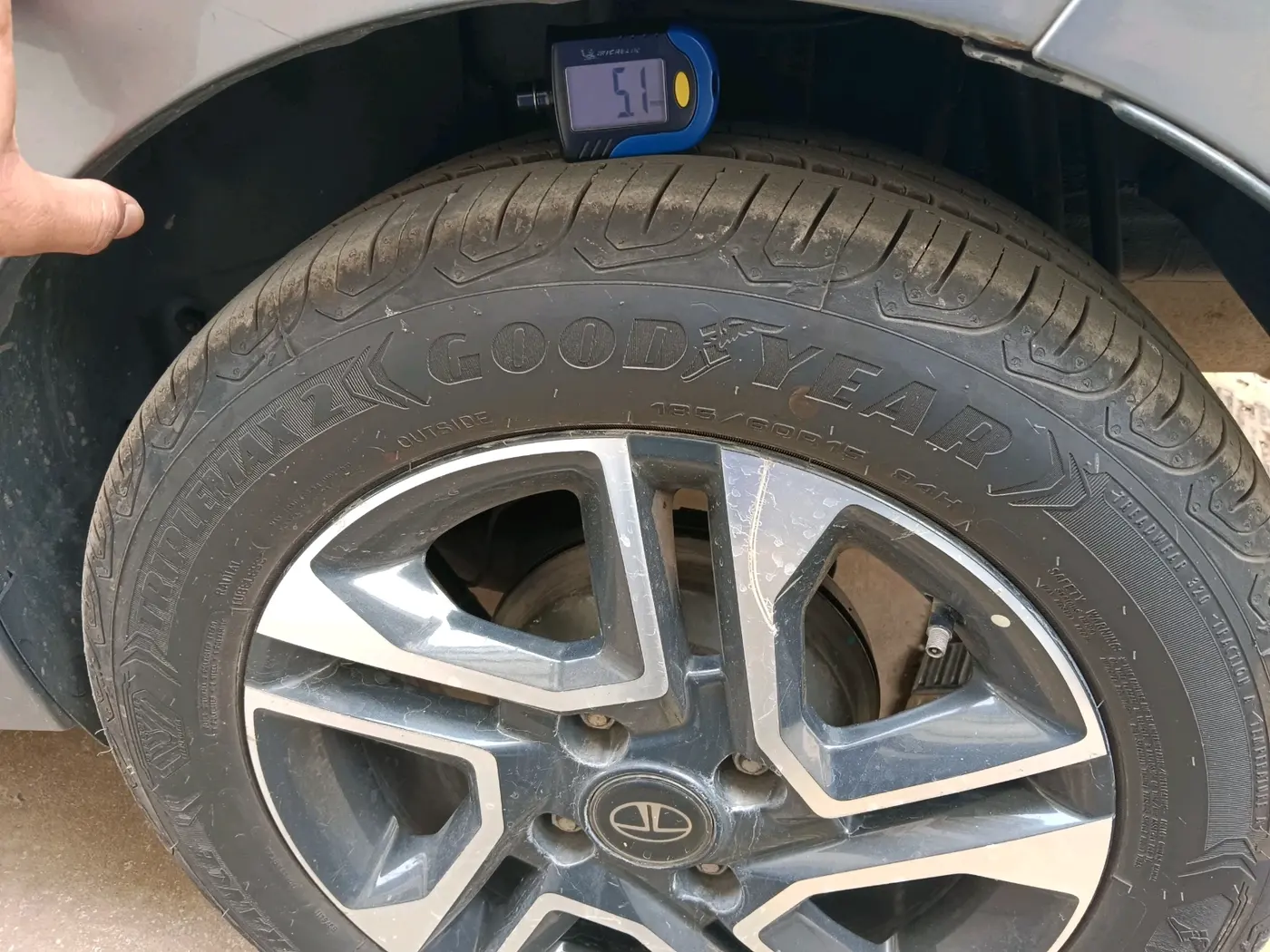 2019 Tata TIGOR XZ PLUS PETROL, Petrol, Manual, 82,063 km, tyre