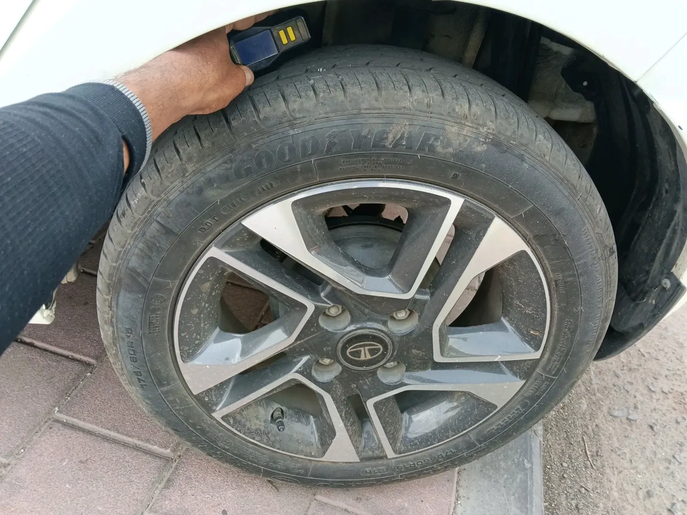2024 Tata Tiago XZA PLUS PETROL, Petrol, Automatic, 14,144 km, tyre
