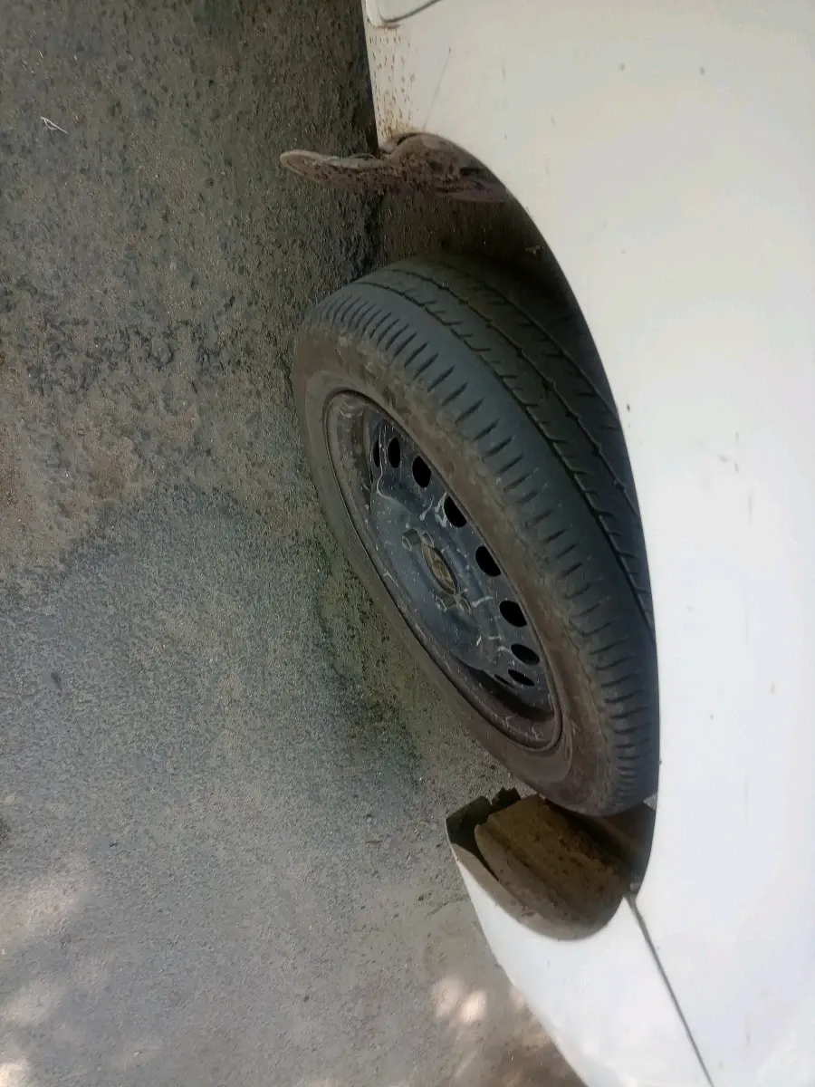 2013 Maruti Wagon R 1.0 VXI, Petrol, Manual, 1,32,681 km, tyre