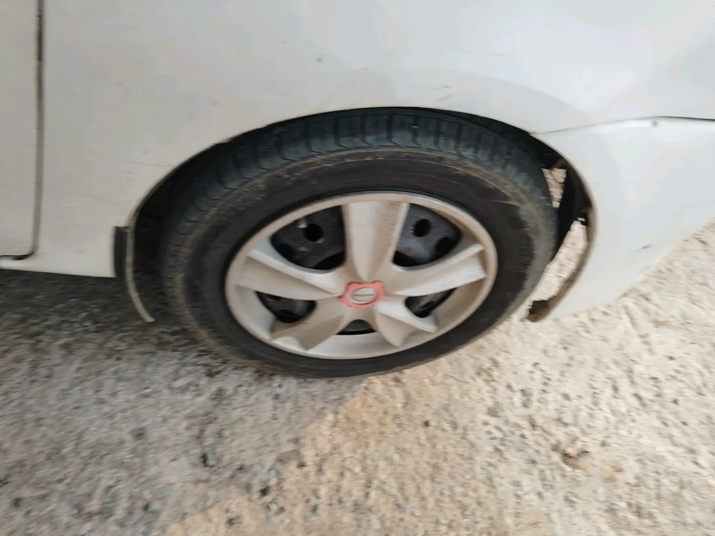 2015 Toyota Etios GD, Diesel, Manual, 1,25,003 km, tyre