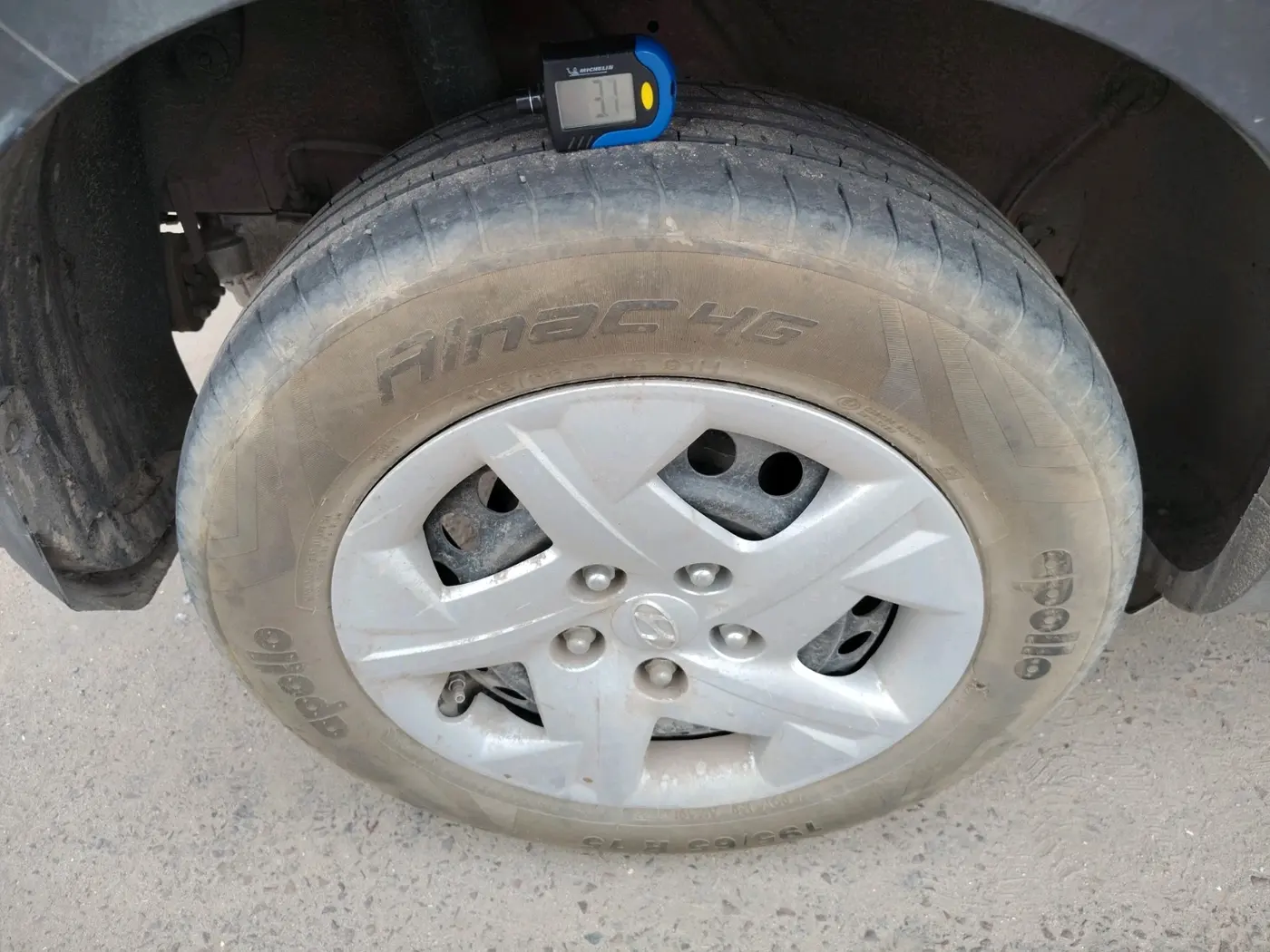 2022 Hyundai VENUE SX 1.2 PETROL DUAL TONE, Petrol, Manual, 45,185 km, tyre