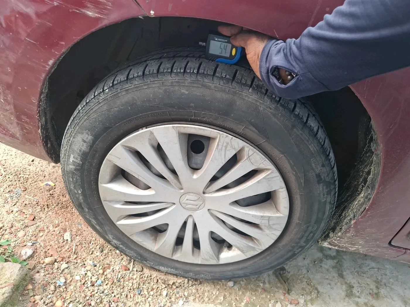 2013 Maruti Ertiga VXI, Petrol, Manual, tyre