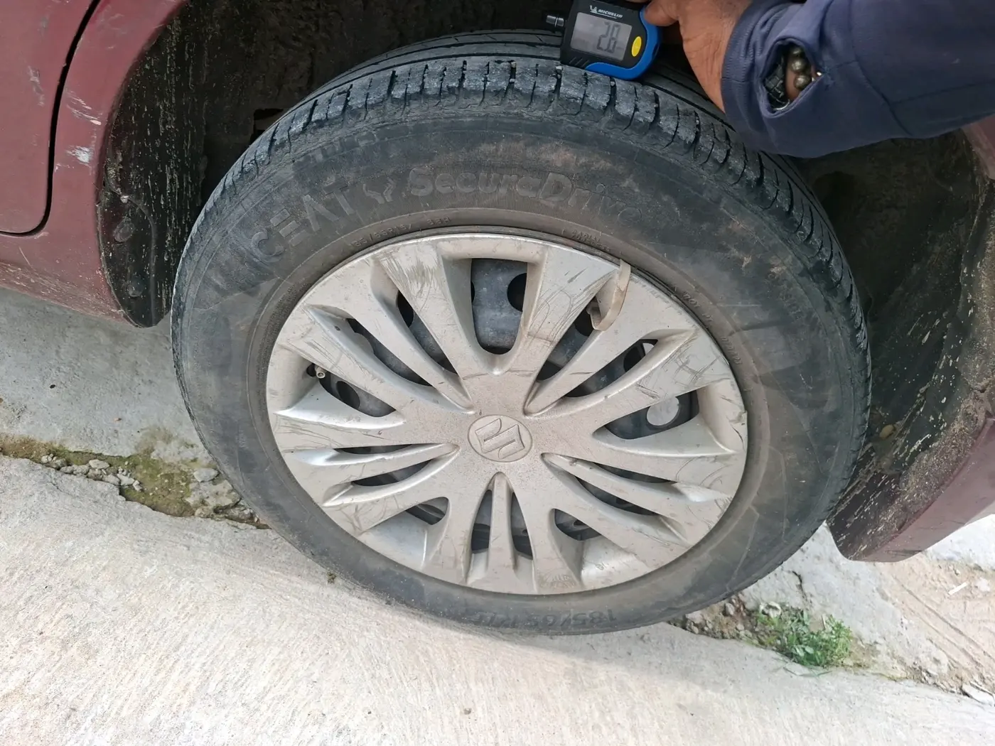 2013 Maruti Ertiga VXI, Petrol, Manual, tyre