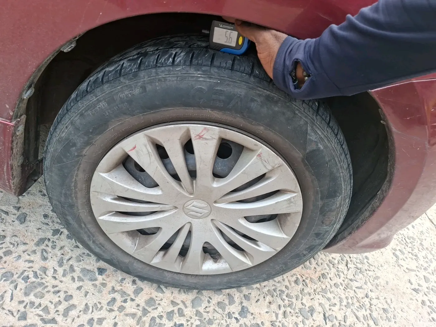 2013 Maruti Ertiga VXI, Petrol, Manual, tyre