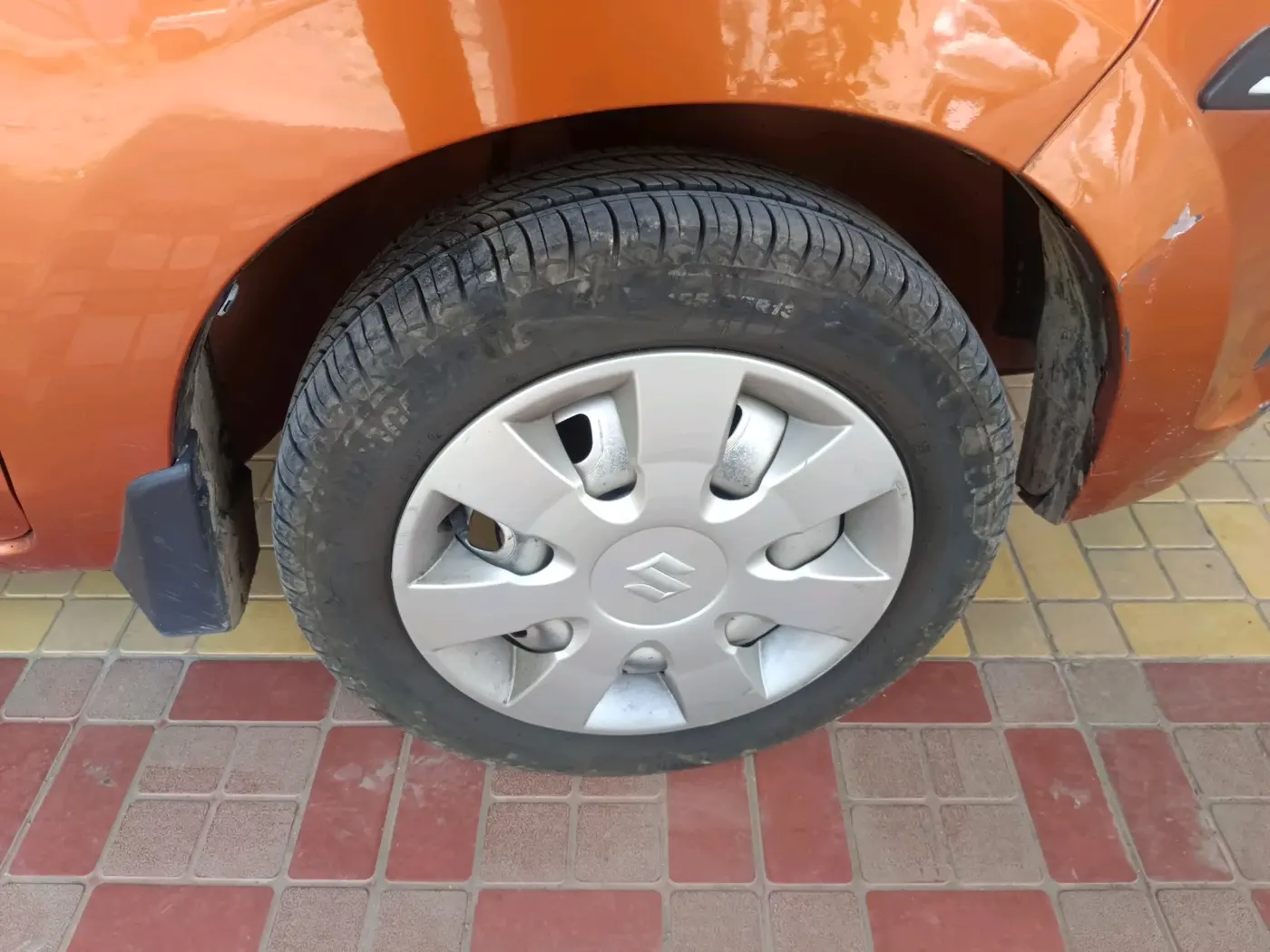 2016 Maruti Alto K10 LXI CNG, CNG, Manual, 1,45,123 km, tyre
