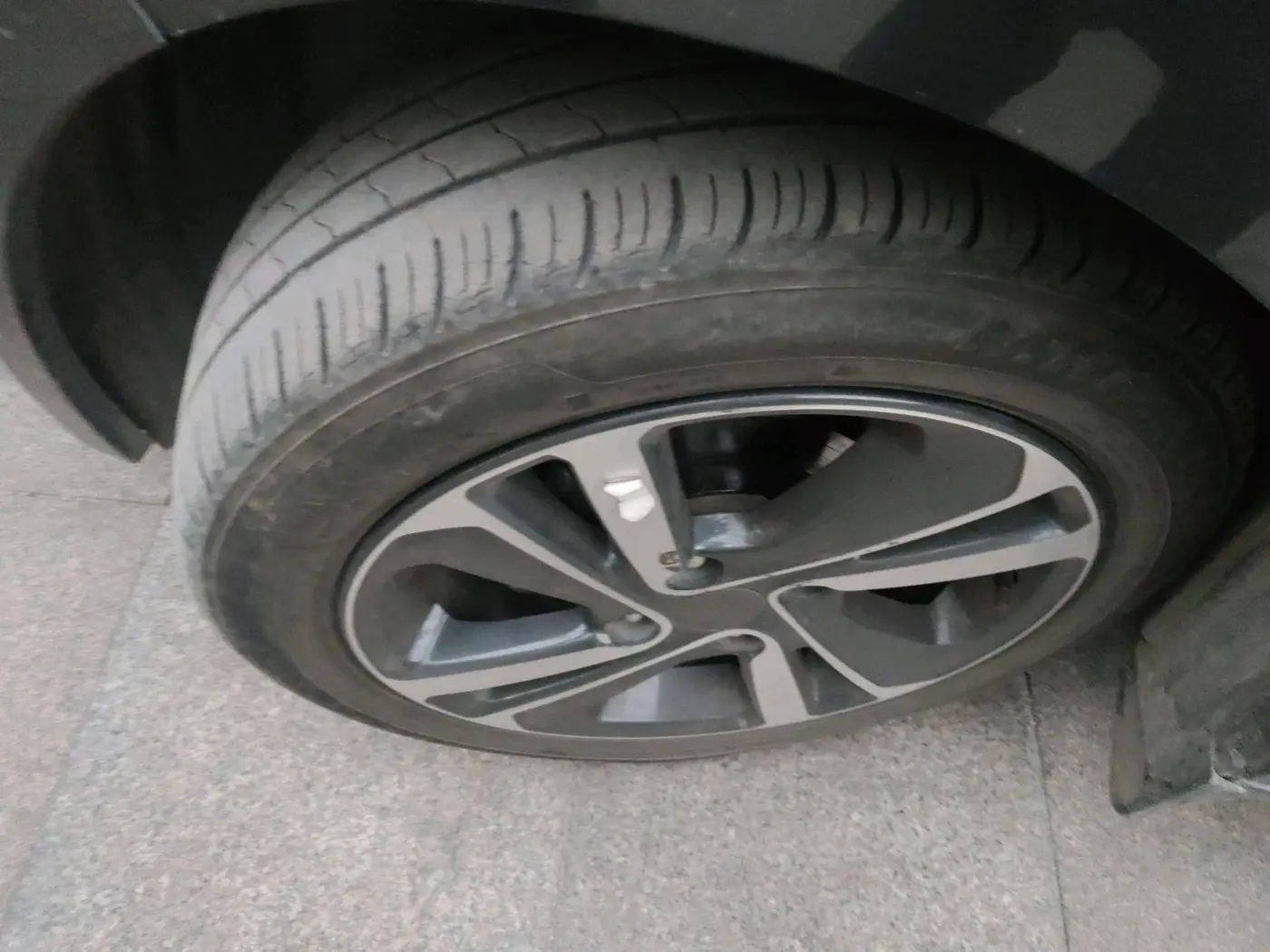 2021 Tata ALTROZ XZ PETROL, Petrol, Manual, 37,662 km, tyre