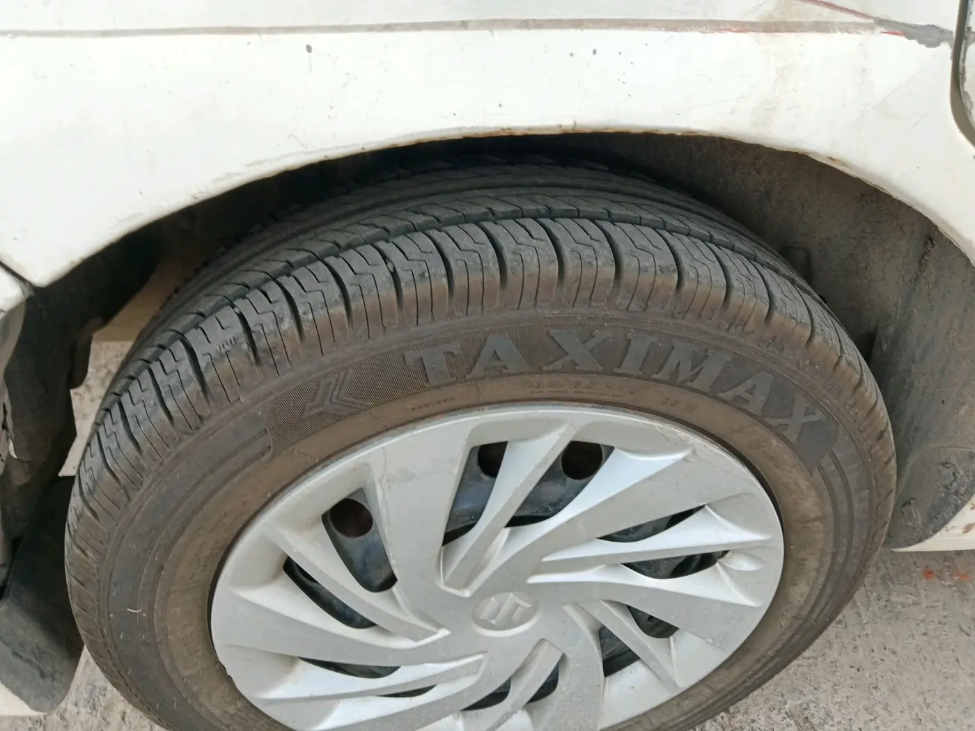 2012 Maruti Ertiga VDI, Diesel, Manual, 2,91,576 km, tyre