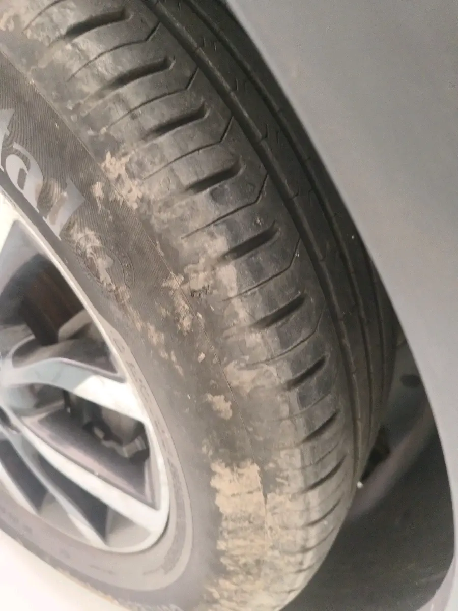 2018 Mahindra XUV500 W11, Diesel, Manual, 1,50,809 km, tyre