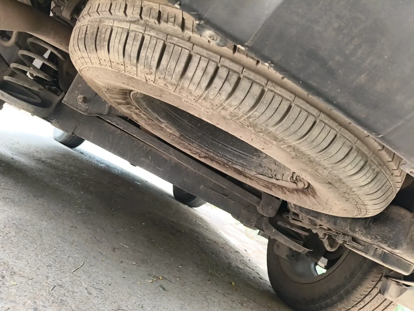 2023 Tata Safari XZ PLUS DARK EDITION, Diesel, Manual, 69,858 km, tyre