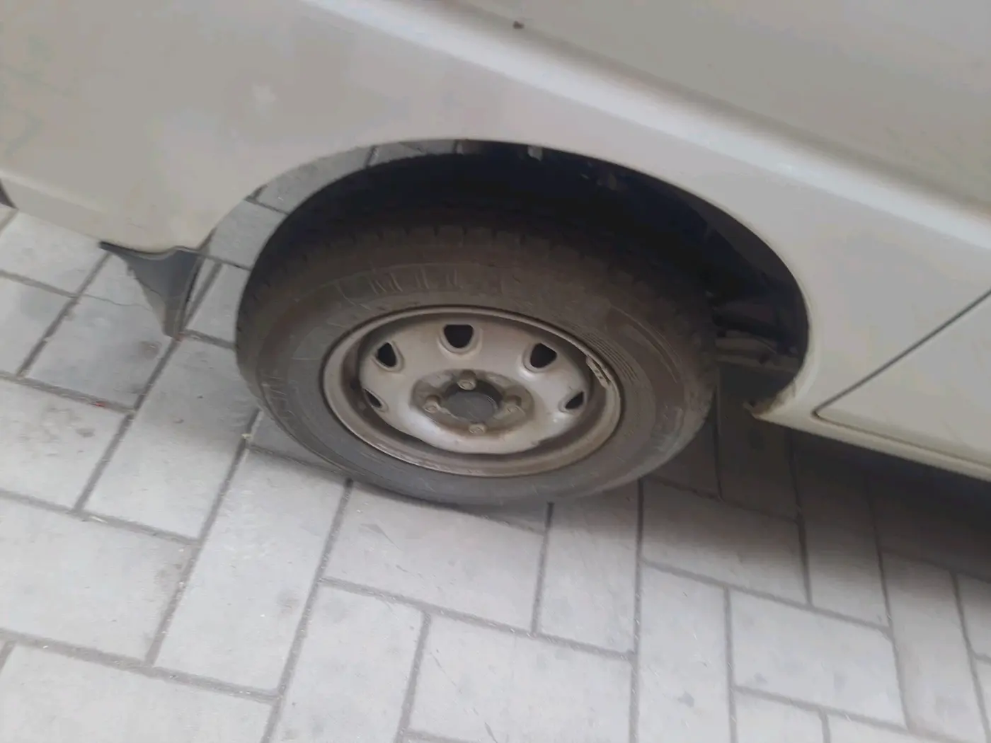 2022 Maruti Eeco 5 STR AC (O), Petrol, Manual, 16,149 km, tyre