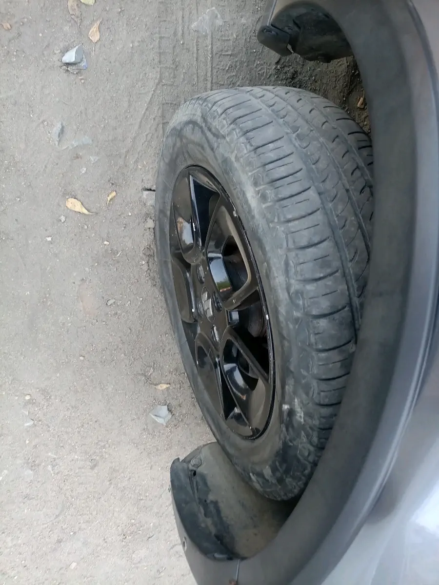 2019 Maruti IGNIS ZETA 1.2, Petrol, Manual, 1,24,483 km, tyre