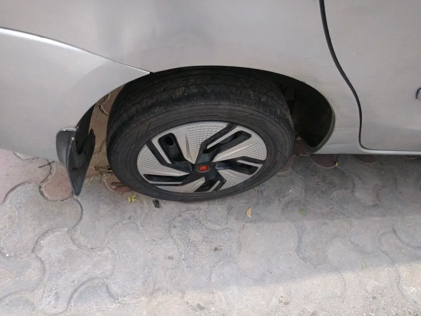 2011 Toyota Etios G, CNG, Manual, 20,925 km, tyre