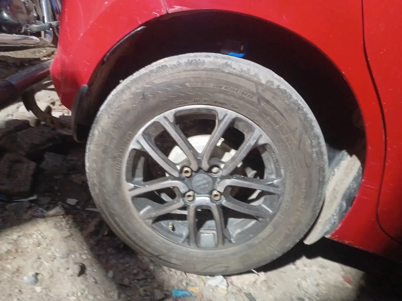 2018 Maruti Swift VXI, Petrol, Manual, 45,249 km, tyre