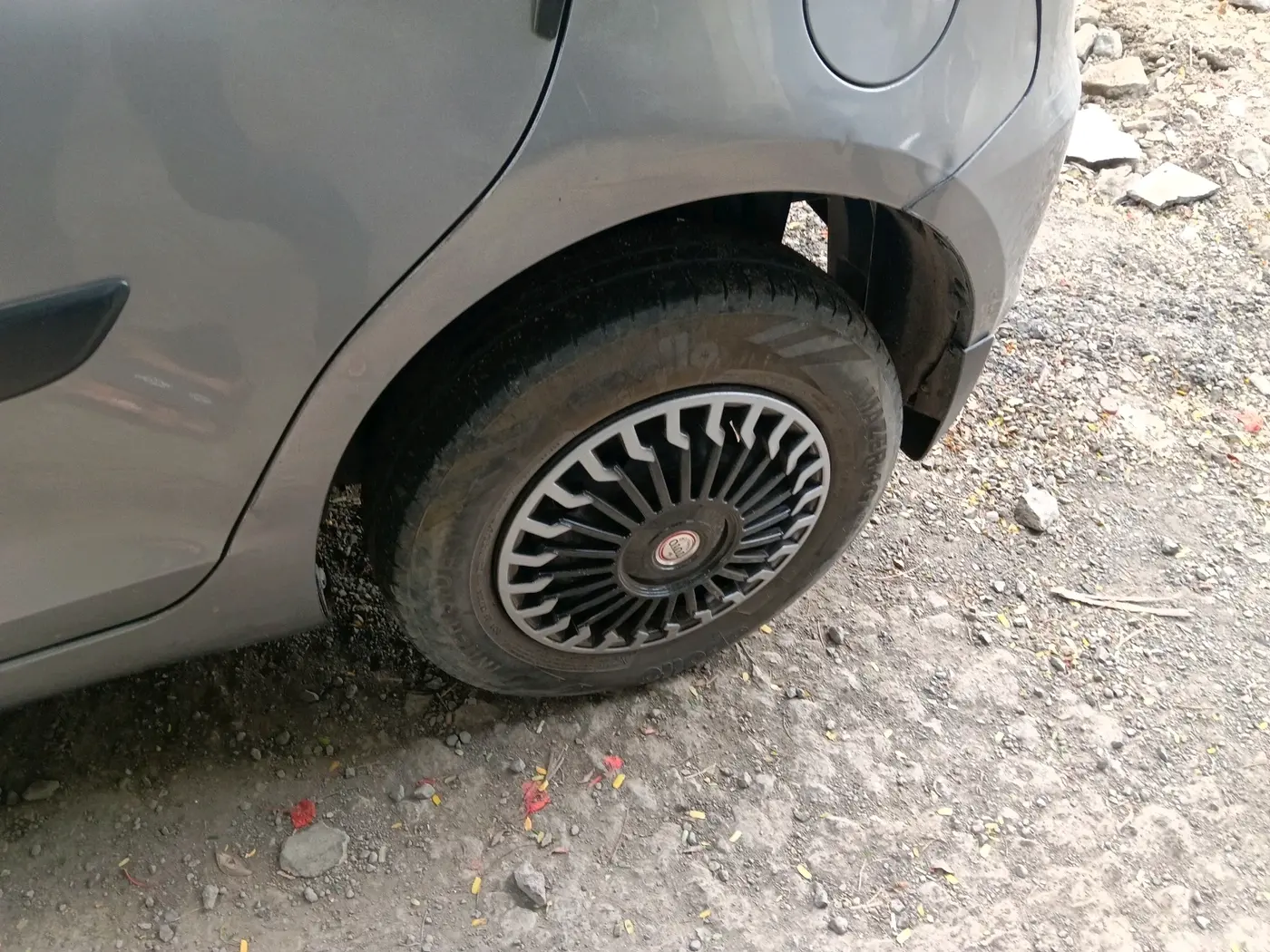 2014 Maruti Swift VDI, Diesel, Manual, 86,808 km, tyre