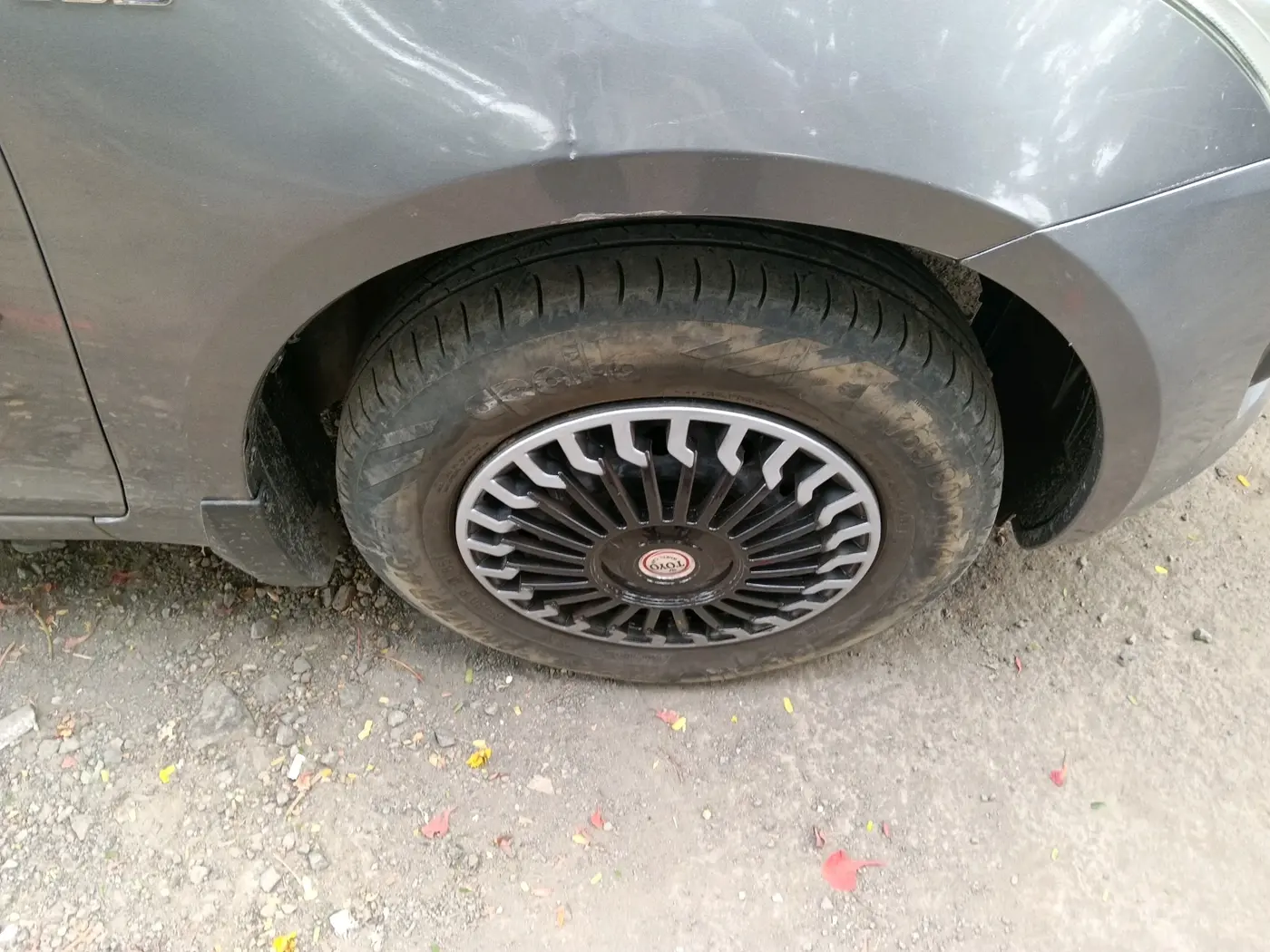 2014 Maruti Swift VDI, Diesel, Manual, 86,808 km, tyre