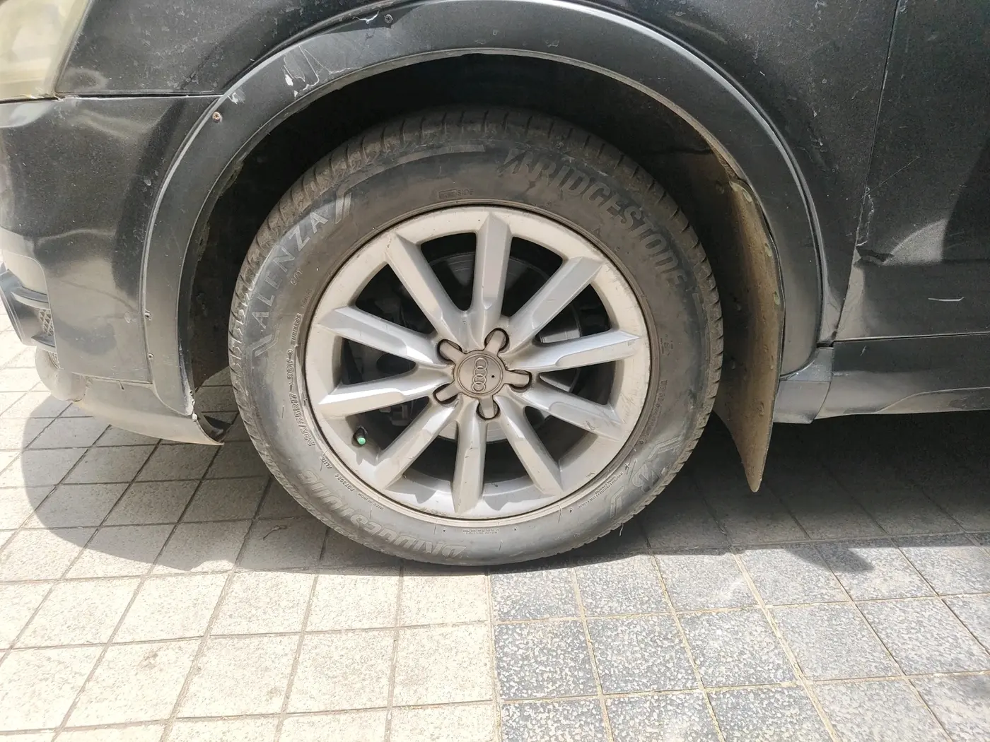 2013 Audi Q3 2.0 TDI, Diesel, Automatic, 1,07,035 km, tyre