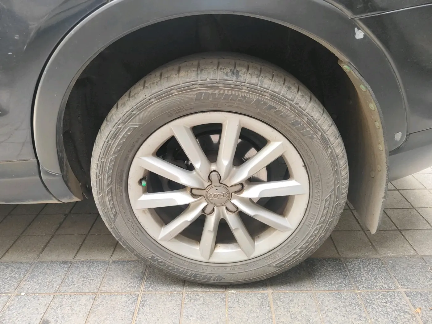 2013 Audi Q3 2.0 TDI, Diesel, Automatic, 1,07,035 km, tyre