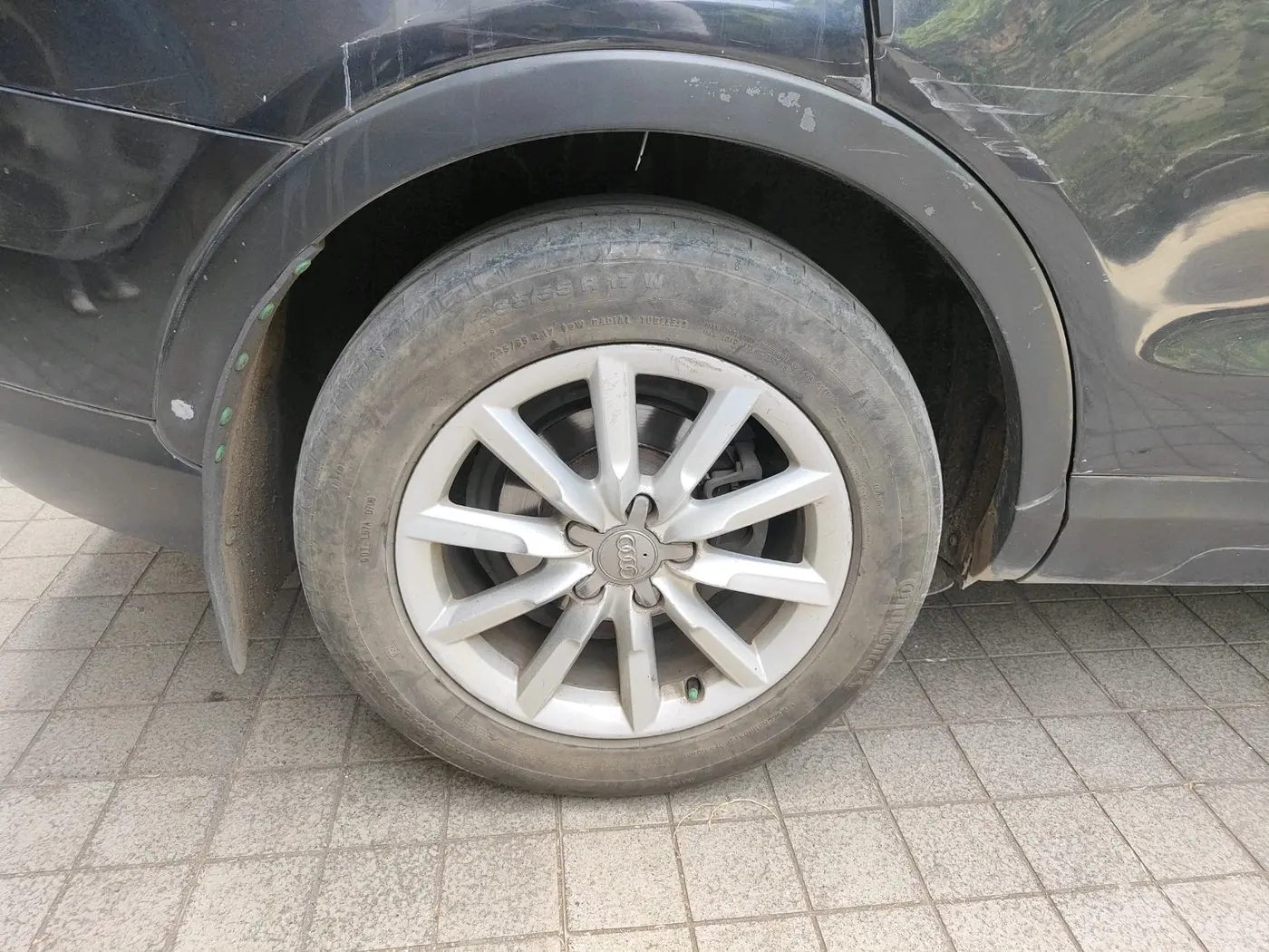 2013 Audi Q3 2.0 TDI, Diesel, Automatic, 1,07,035 km, tyre