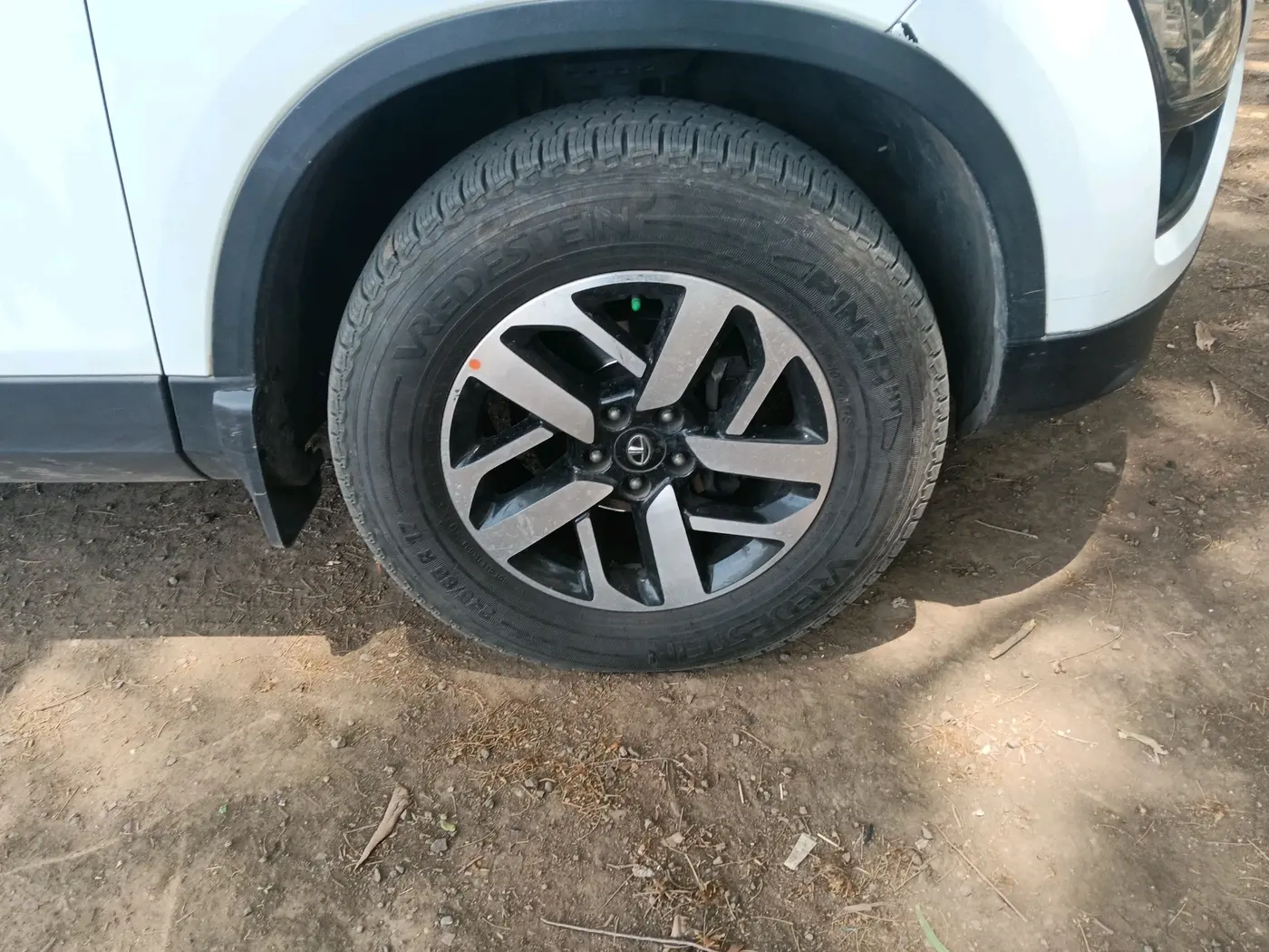 2021 Tata Harrier XZ PLUS 2.0L, Diesel, Manual, 1,53,476 km, tyre