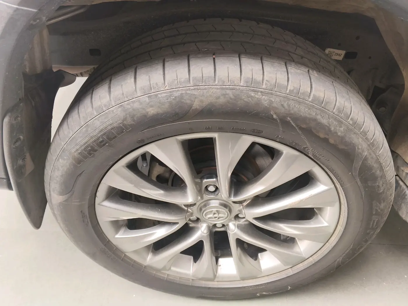 2023 Toyota Fortuner 4X2 AT 2.8 LEGENDER, Diesel, Automatic, 42,579 km, tyre