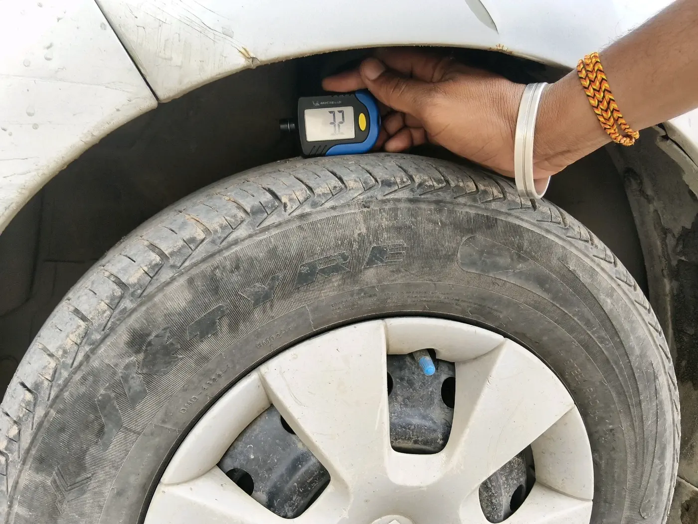 2011 Maruti A Star VXI, CNG, Manual, 2,61,420 km, tyre