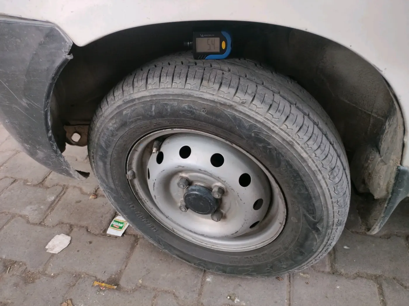 2012 Maruti Alto LXI CNG, CNG, Manual, 89,431 km, tyre