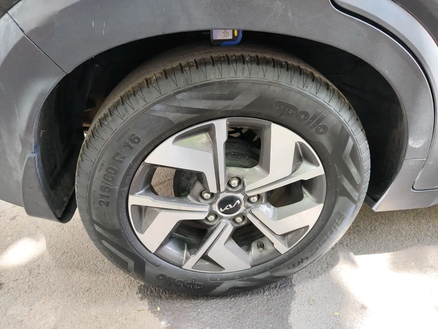2023 KIA SONET HTX 1.5 AT, Diesel, Automatic, 60,766 km, tyre