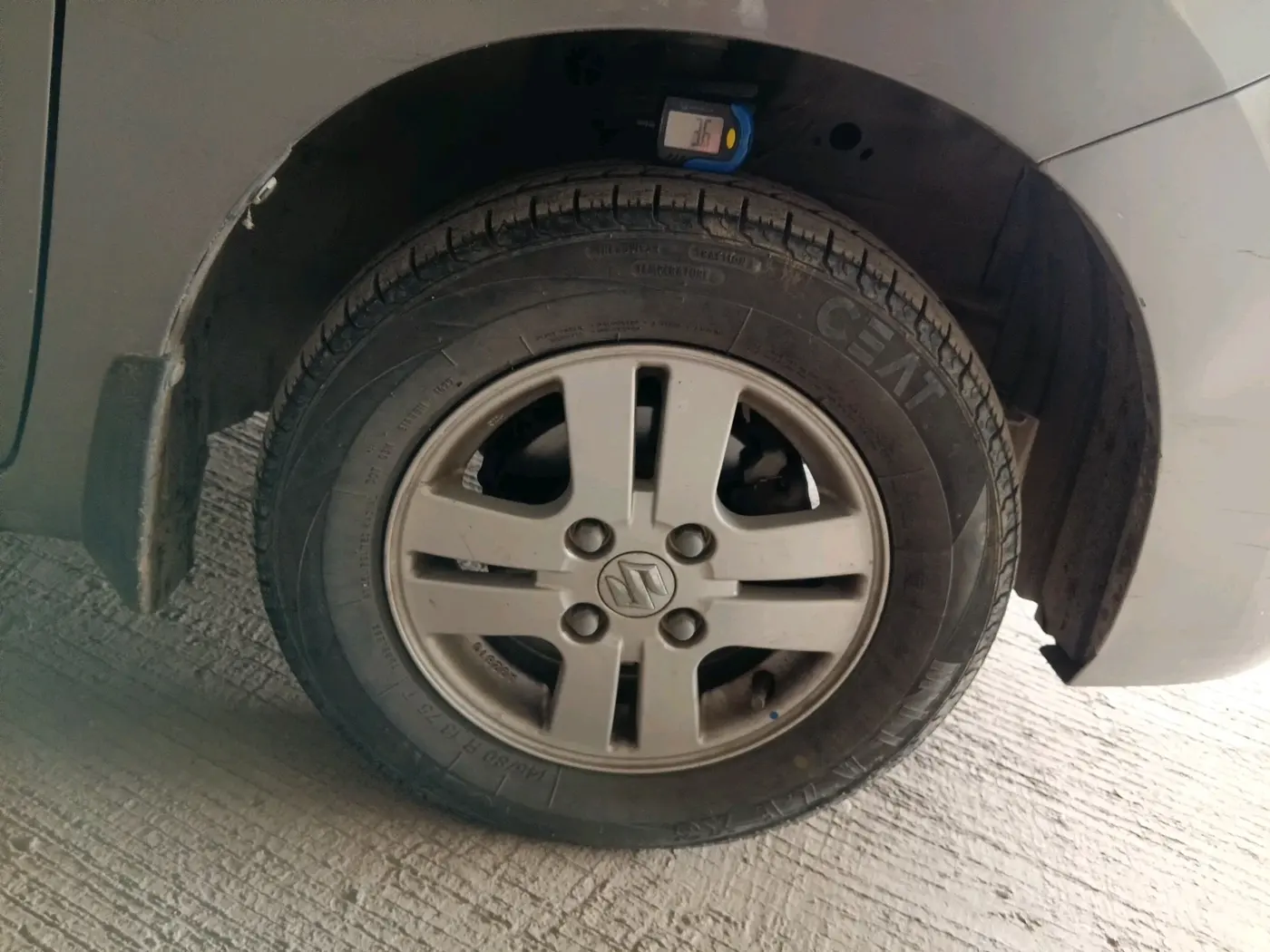 2015 Maruti Wagon R 1.0 LXI CNG, CNG, Manual, 38,339 km, tyre