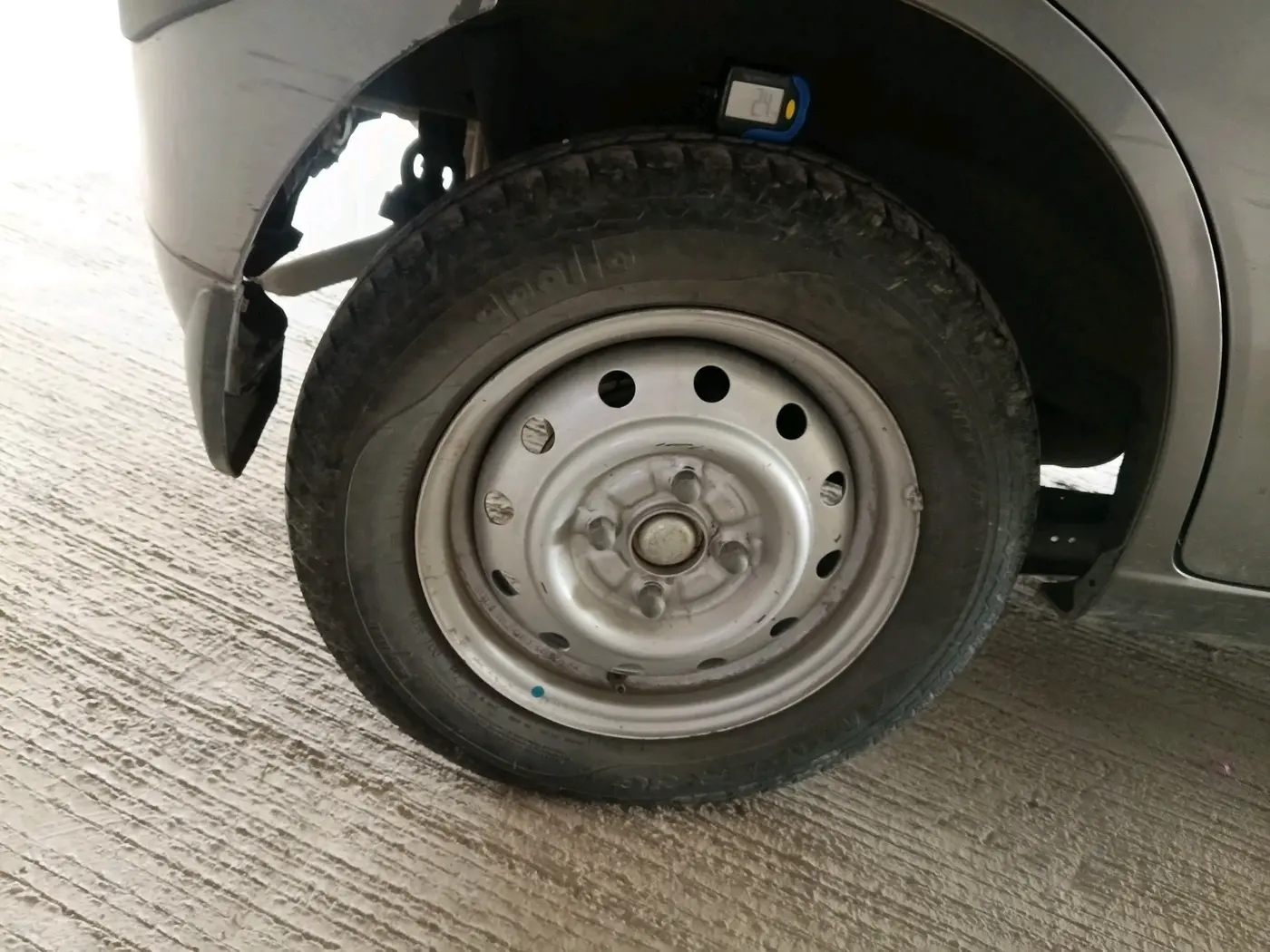 2015 Maruti Wagon R 1.0 LXI CNG, CNG, Manual, 38,339 km, tyre
