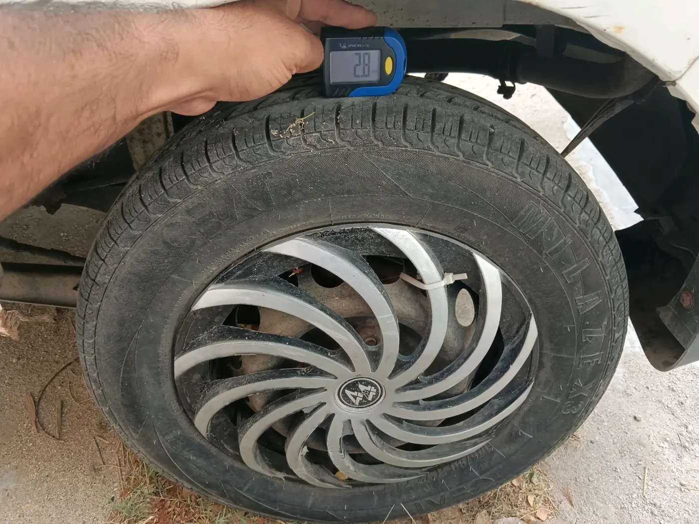 2015 Maruti Alto 800 VXI, CNG, Manual, 3,05,514 km, tyre